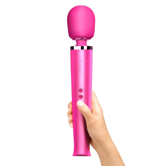 Rechargeable Vibrating Massager by Le Wand (Magenta) – Alrossa
