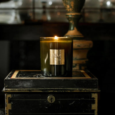 Jackson Vaughn Scented Candle | Aromatherapy Long Lasting Candles Luxury Home Fragrance Decor Gifts Hand Poured Soy Wax Blend Notes of Teakwood, Golden Amber 55 Hour Burn 14.5oz (No. 4 District)