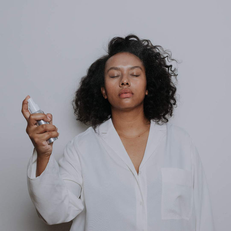 Luxe Botanics Camu Brightening Mist - A Toner to Hydrate, Illuminate and Plump Skin - Organic Camu Camu Berry, Vitamin C, Damascus Rose Water (2.70z)